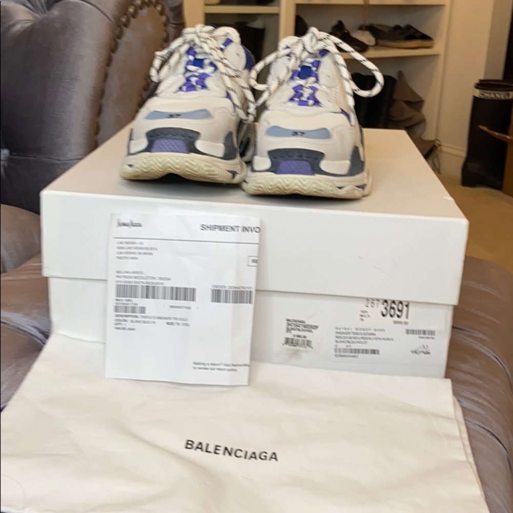 Authentic Balenciaga Triple S Tri color Sneakers - Picture 2 of 8